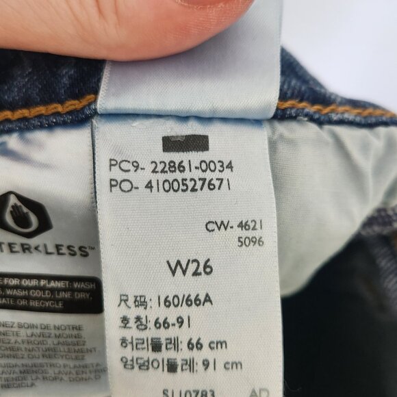 Levi's Premium Wedgie Icon Fit Crop Jeans - These Dreams - Picture 7 of 10